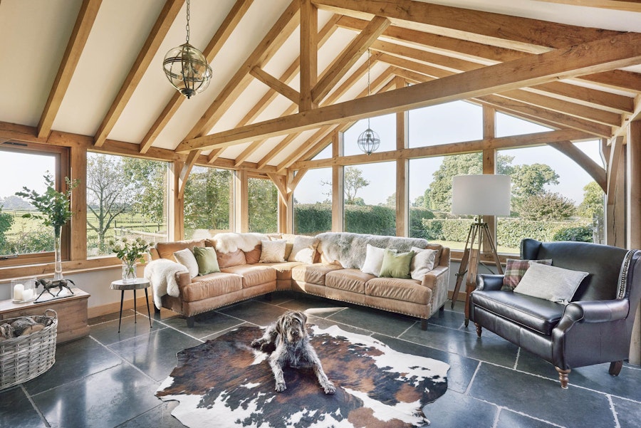 Lounge area in an extension